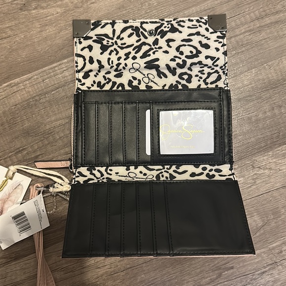 Women’s Wallet - Picture 2 of 3